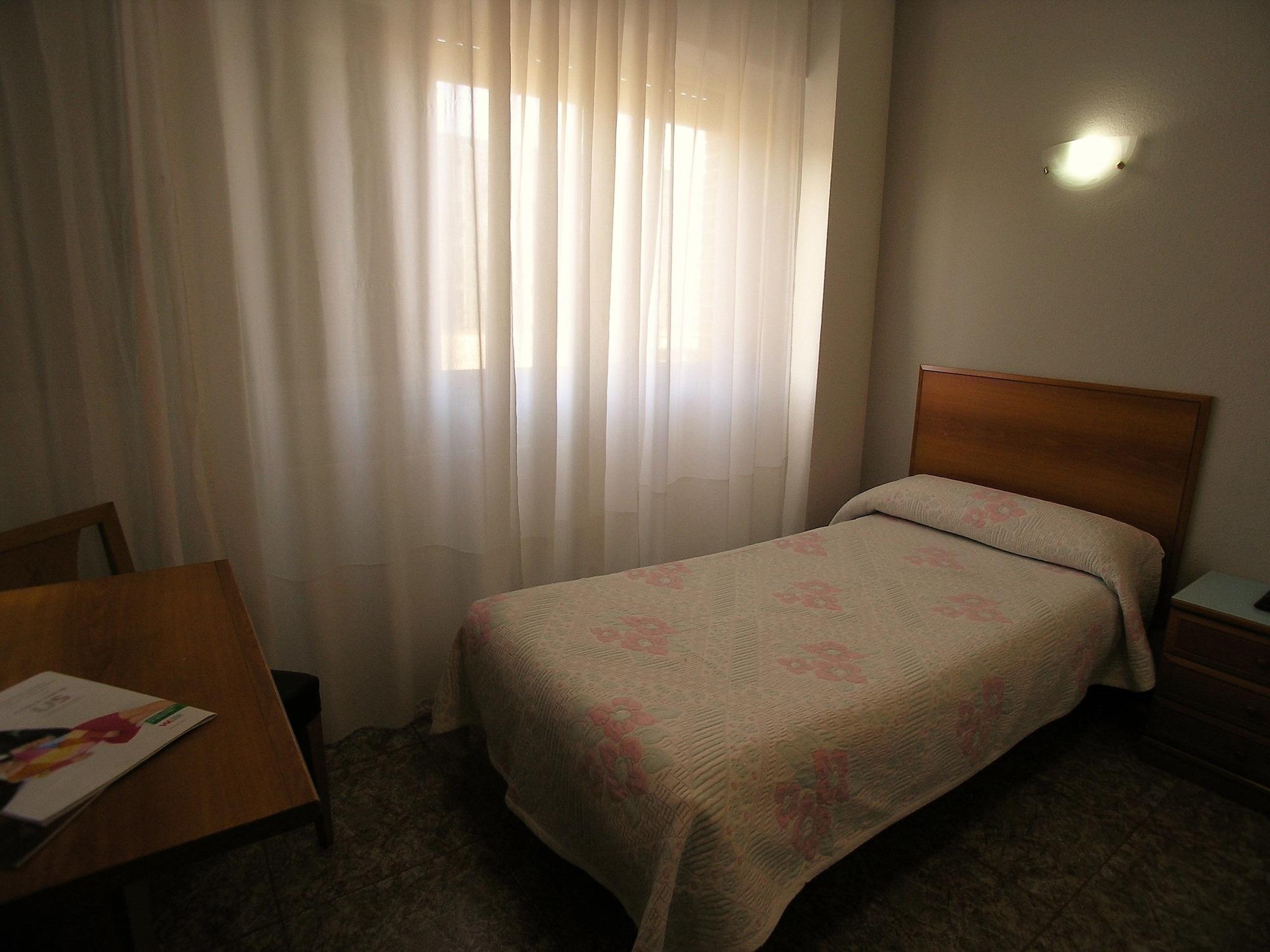 Hotel Iraipe Gorbea Auto Check-In à Vitoria-Gasteiz Extérieur photo