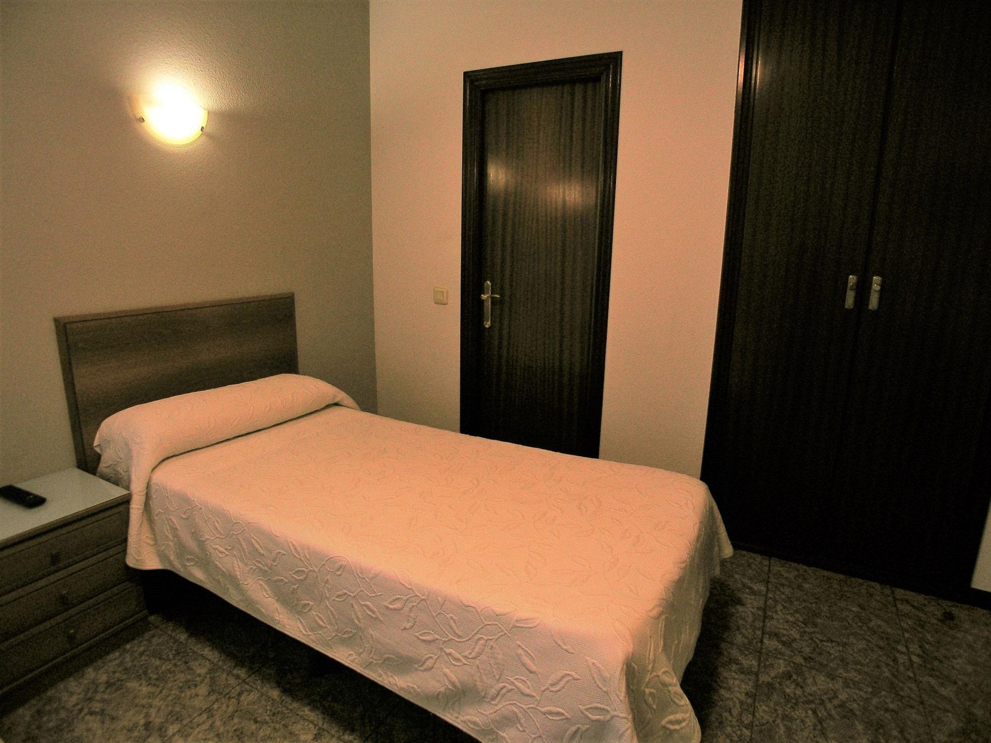Hotel Iraipe Gorbea Auto Check-In à Vitoria-Gasteiz Extérieur photo