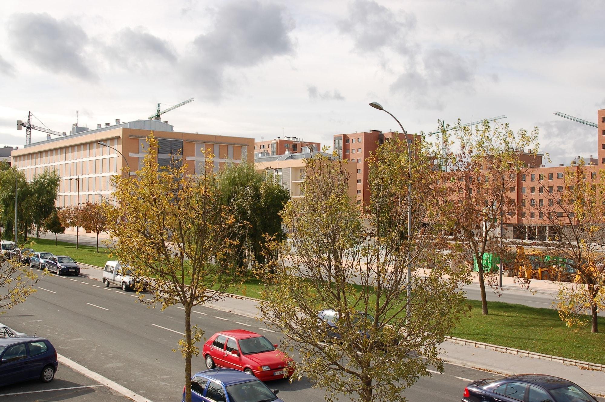 Hotel Iraipe Gorbea Auto Check-In à Vitoria-Gasteiz Extérieur photo