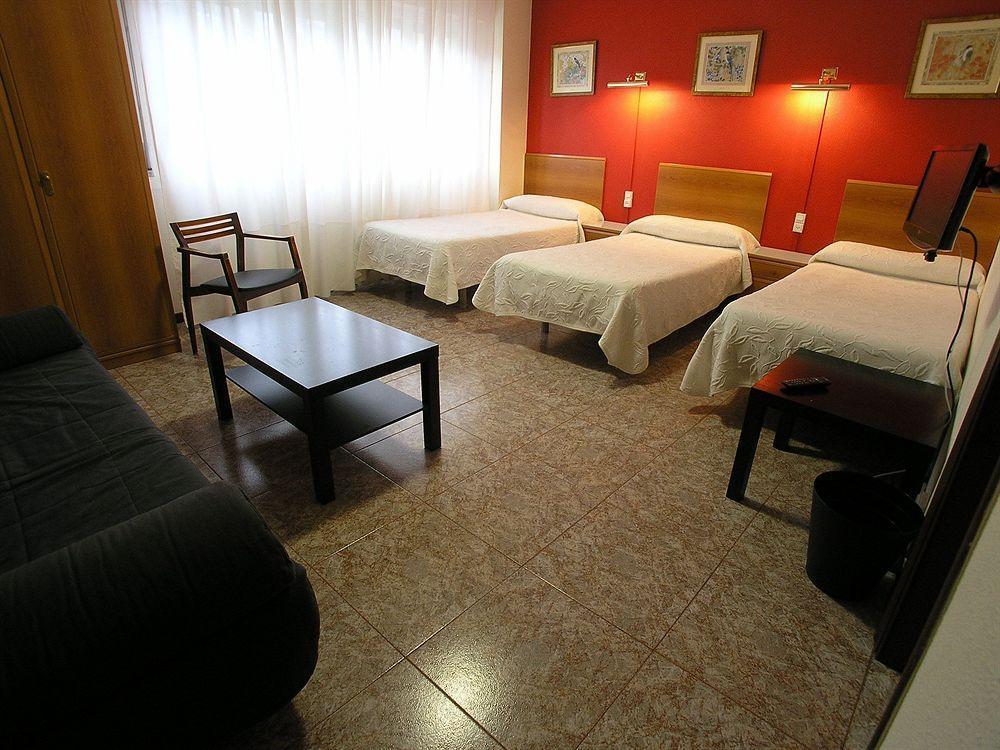 Hotel Iraipe Gorbea Auto Check-In à Vitoria-Gasteiz Extérieur photo