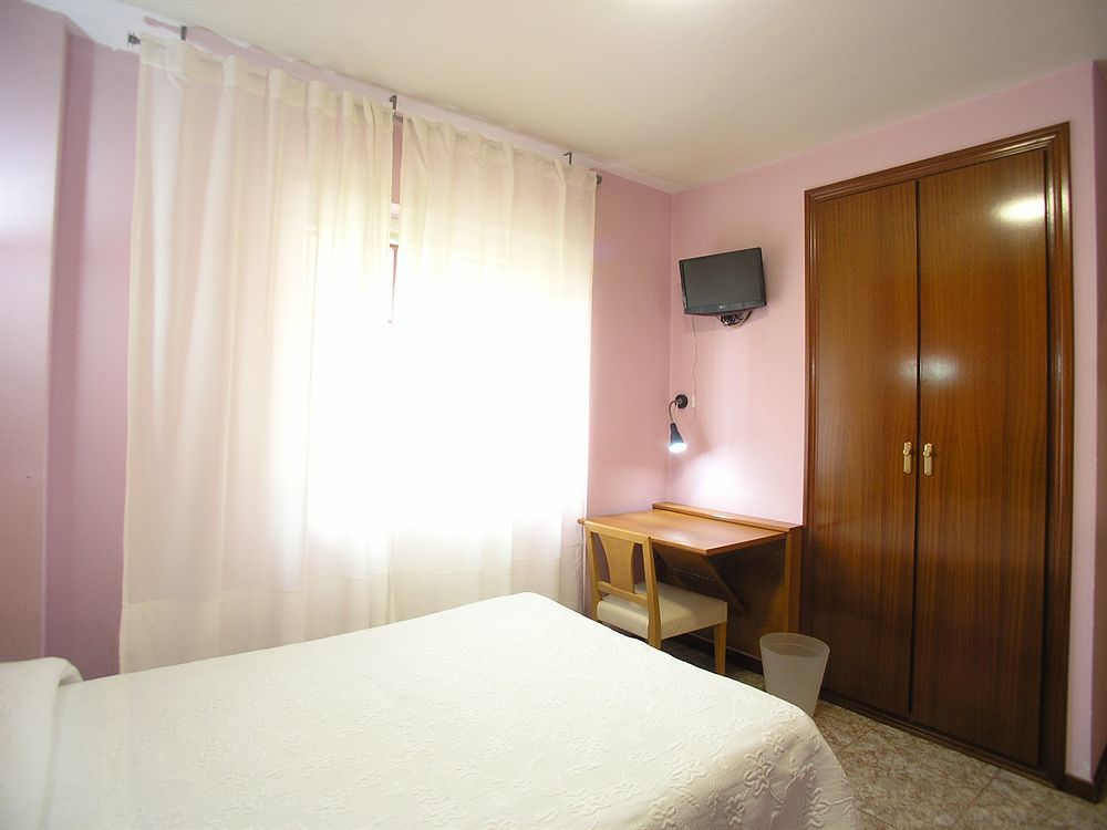 Hotel Iraipe Gorbea Auto Check-In à Vitoria-Gasteiz Extérieur photo