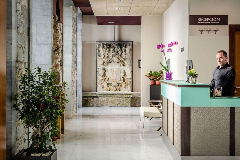Hotel Iraipe Gorbea Auto Check-In à Vitoria-Gasteiz Extérieur photo